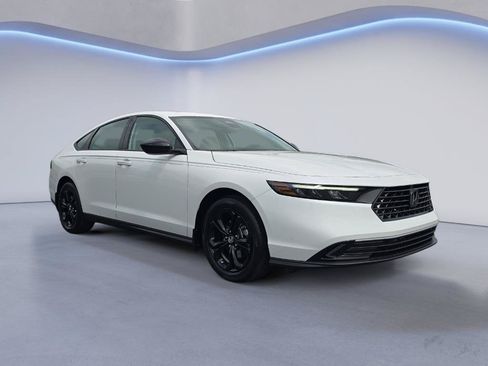 New 2025 Honda Accord SE image 9