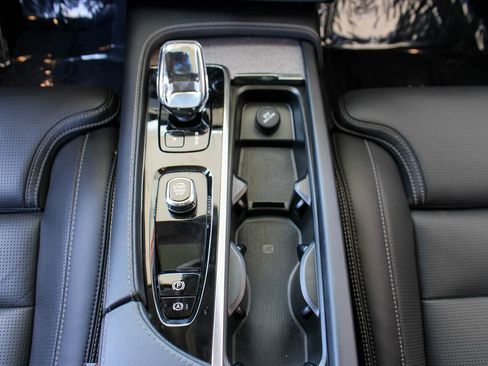 Used 2023 Volvo XC90 T8 Ultimate w/ Protection Package Premier AWD/4WD image 37