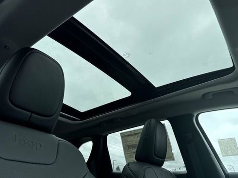 New 2023 Jeep Cherokee Altitude Lux w/ Lux Elite Package image 17