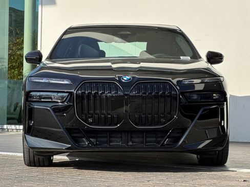 New 2026 BMW i7 xDrive60 w/ Executive Package AWD/4WD image 8