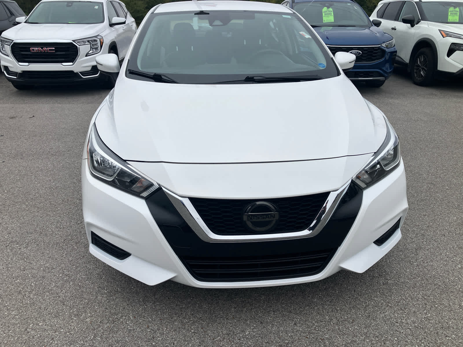 Used 2020 Nissan Versa SV FWD image 2