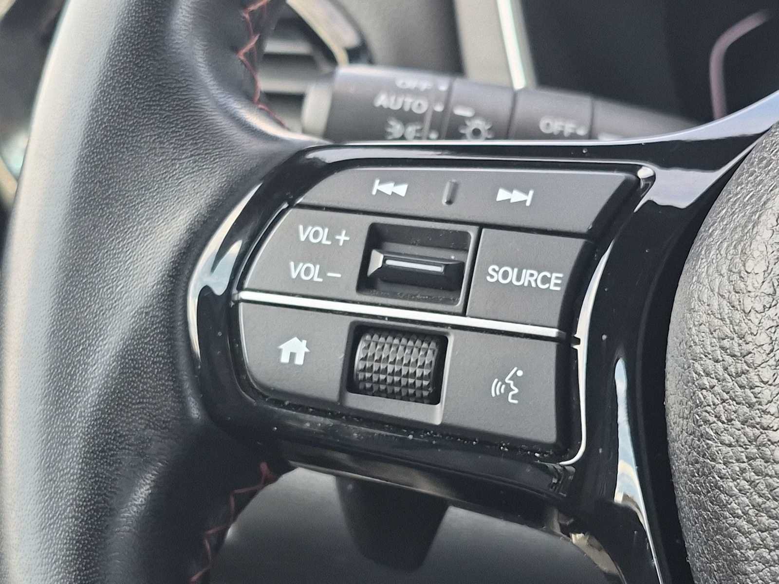 Certified 2024 Honda Pilot Sport image 21