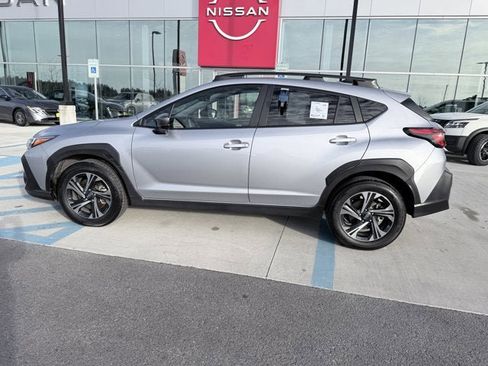 Used 2024 Subaru Crosstrek 2.0i Premium image 2