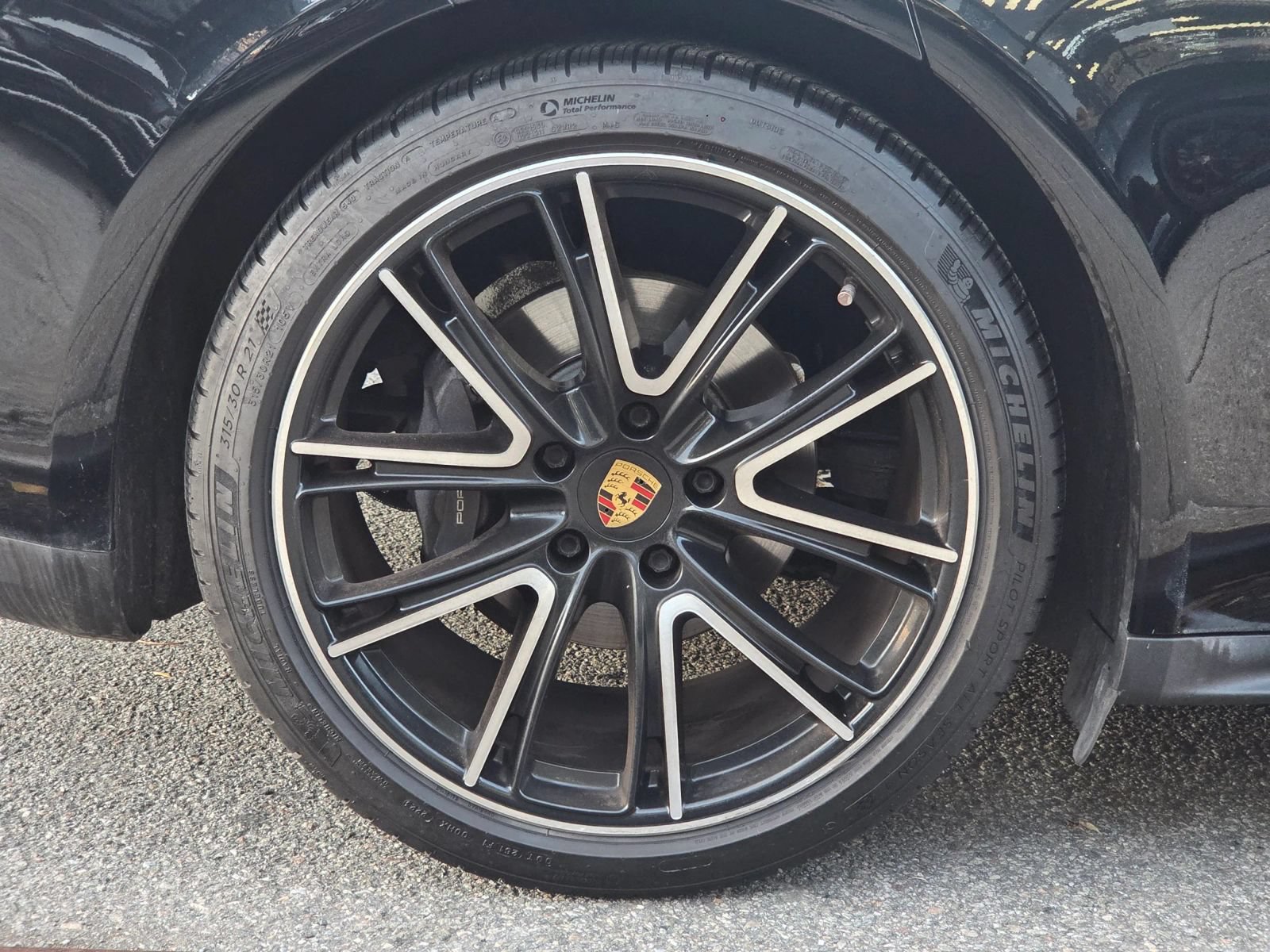 Used 2019 Porsche Panamera 4 AWD/4WD image 17