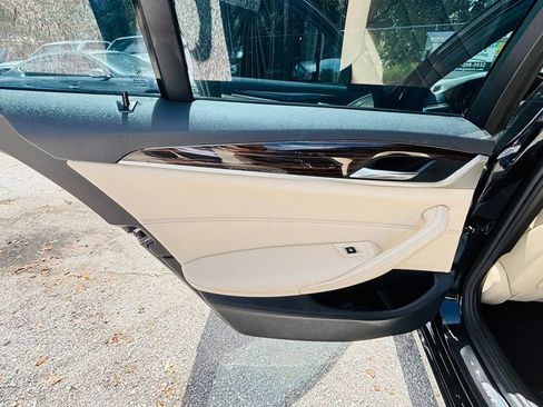 Used 2017 BMW 530i RWD image 12