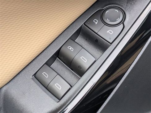 New 2026 Chevrolet Equinox ACTIV w/ Safety and Technology Package image 9