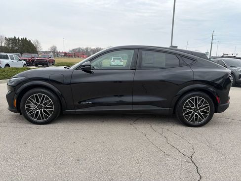 Used 2025 Ford Mustang Mach-E Premium image 4