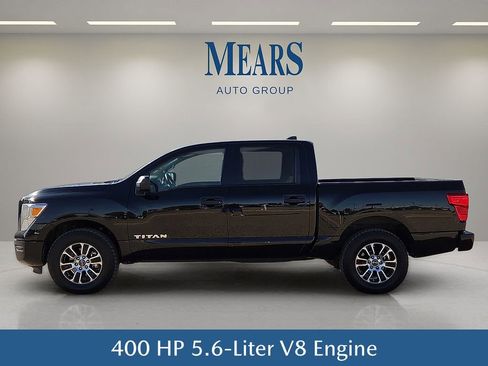 Used 2023 Nissan Titan SV image 3