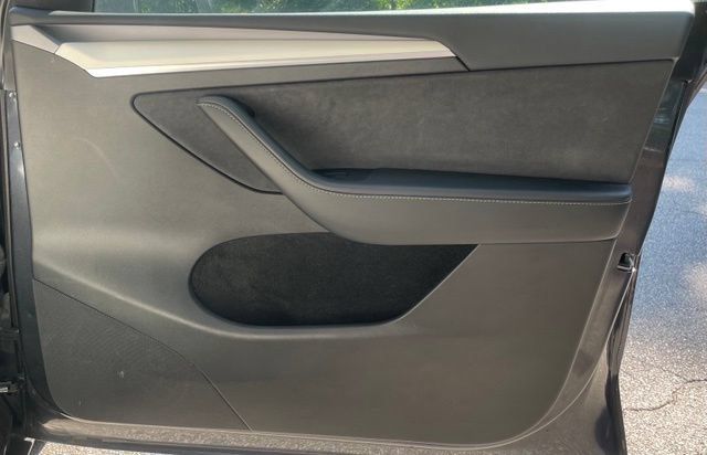 Used 2024 Tesla Model Y Long Range RWD image 19