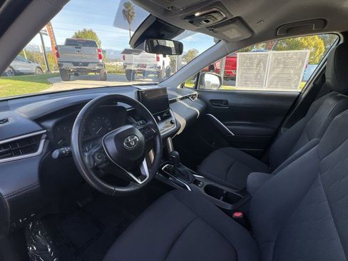 Used 2025 Toyota Corolla Cross LE image 10