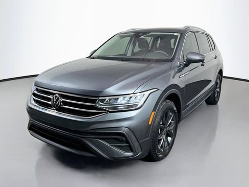 Used 2023 Volkswagen Tiguan SE FWD image 5