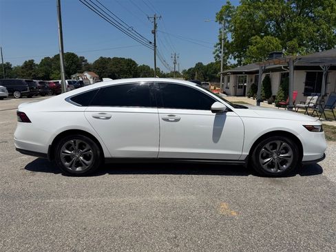 Used 2023 Honda Accord EX image 6