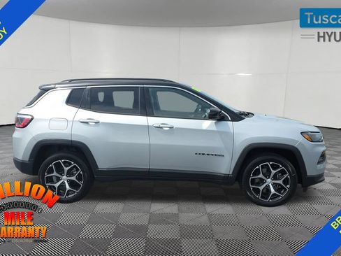 Used 2024 Jeep Compass Limited AWD/4WD image 9