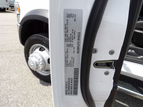 Used 2024 RAM 5500 Tradesman w/ Chrome Appearance Group AWD/4WD image 63