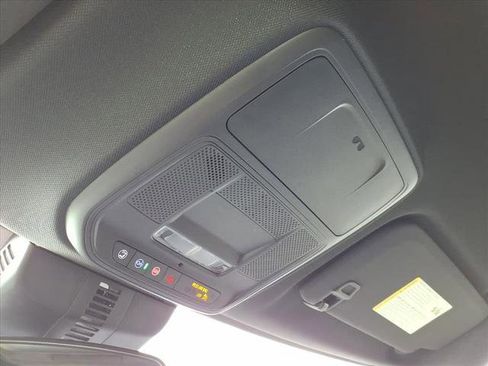 New 2026 Chevrolet Traverse LT image 17