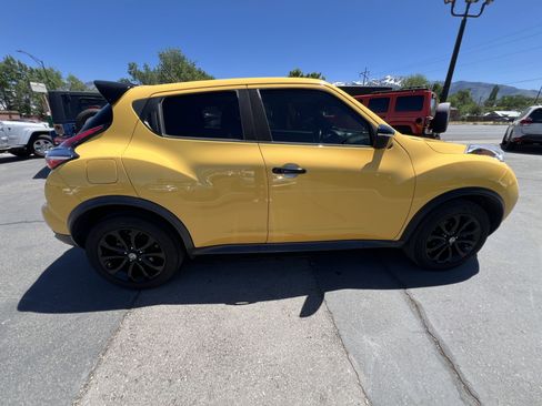Used 2016 Nissan Juke SV FWD image 4