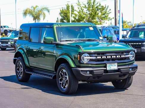 Certified 2025 Ford Bronco Outer Banks AWD/4WD image 3