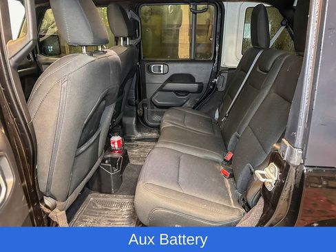 Used 2021 Jeep Wrangler Unlimited Sahara AWD/4WD image 11