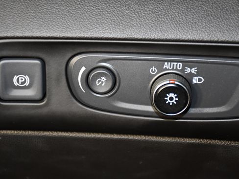 Used 2021 Buick Enclave Avenir w/ Avenir Technology Package AWD/4WD image 36