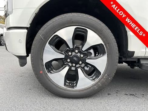 New 2023 Ford F150 Lightning Platinum image 34