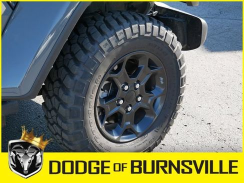 Used 2023 Jeep Gladiator Sport AWD/4WD image 11