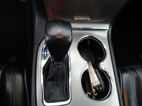 Used 2020 Jeep Grand Cherokee Overland image 13