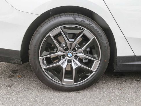 New 2026 BMW i5 eDrive40 w/ Premium Package image 8