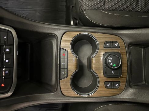 Used 2023 GMC Acadia SLE w/ Driver Convenience Package image 28