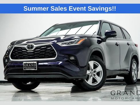 Used 2023 Toyota Highlander LE FWD image 1