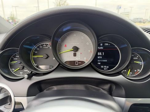 Used 2018 Porsche Cayenne S image 16