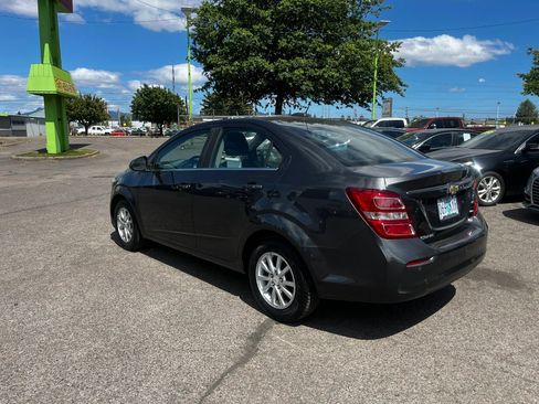 Used 2018 Chevrolet Sonic LT w/ Convenience Package FWD image 5