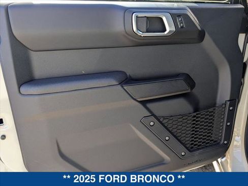 New 2025 Ford Bronco Badlands image 9