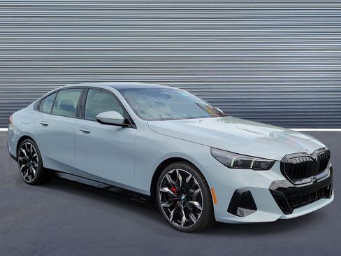 New 2027 BMW 540i xDrive AWD/4WD image 2