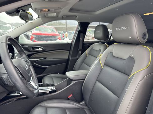 Used 2024 Chevrolet Trax ACTIV w/ Sunroof Package image 12