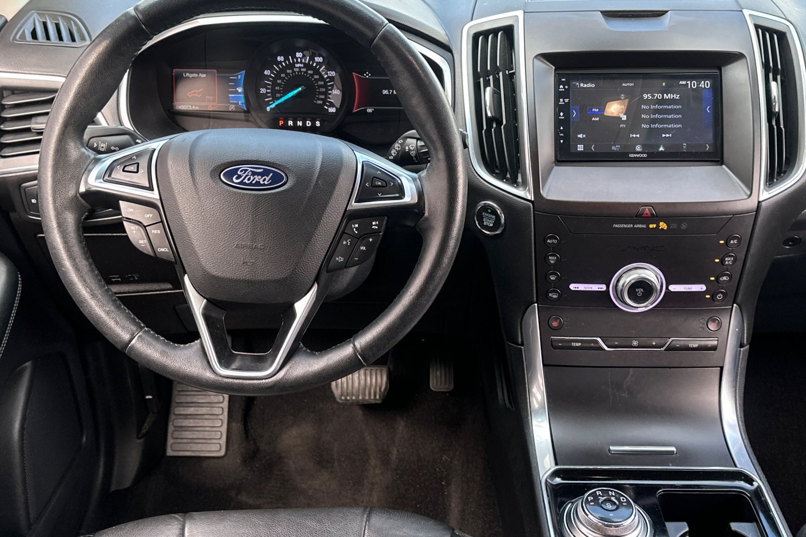 Used 2020 Ford Edge Titanium FWD image 14