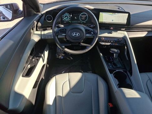 Used 2024 Hyundai Elantra Limited image 13
