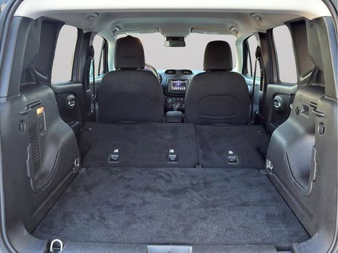 Used 2019 Jeep Renegade Latitude image 9