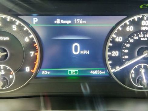 Used 2019 Genesis G90 3.3T Premium RWD image 38