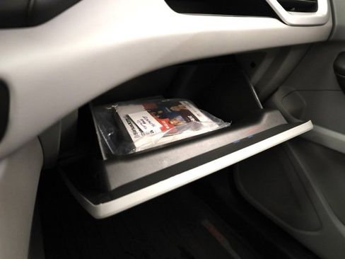 Used 2023 GMC Terrain SLE w/ Driver Convenience Package image 24