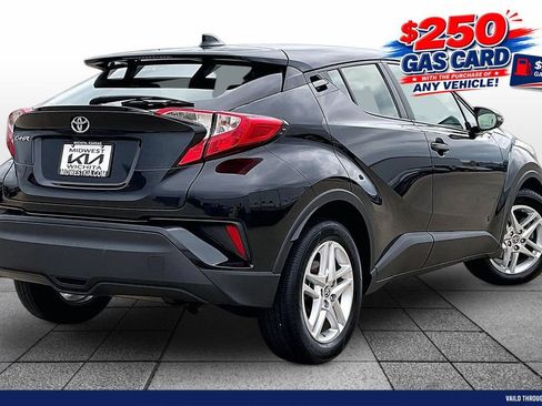 Used 2021 Toyota C-HR LE FWD image 12