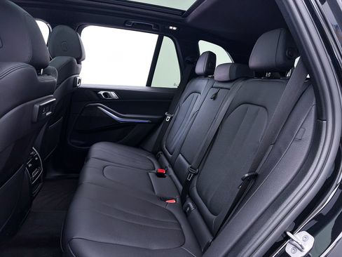 Used 2022 BMW X5 xDrive40i w/ Climate Comfort Package AWD/4WD image 41