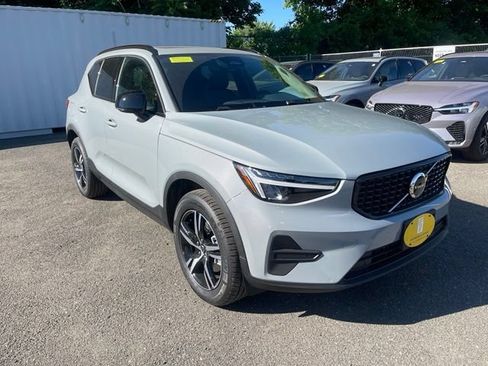 New 2026 Volvo XC40 B5 Core w/ Protection Package Premier AWD/4WD image 1