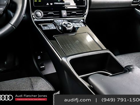 Used 2024 Toyota bZ4X FWD image 5