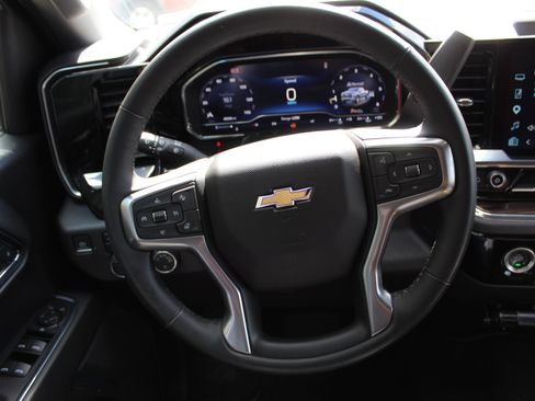 Used 2024 Chevrolet Silverado 1500 LT w/ Z71 Off-Road Package AWD/4WD image 16