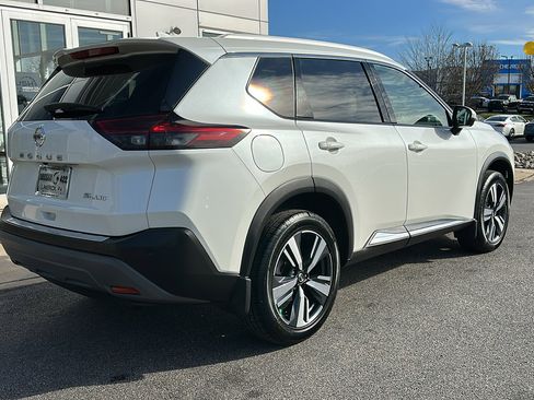 Certified 2021 Nissan Rogue SL w/ Premium Package image 8