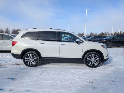 Used 2017 Honda Pilot Touring image 5