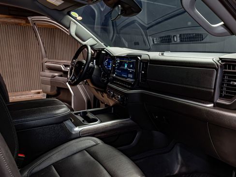 Used 2025 Chevrolet Silverado 2500 LTZ w/ Trail Boss Package image 20