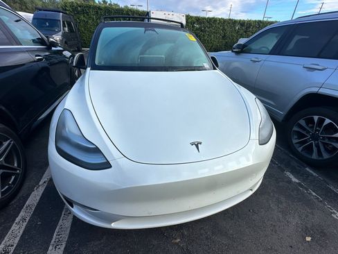Used 2022 Tesla Model Y Long Range image 5