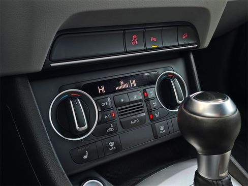 Used 2017 Audi Q3 2.0T Premium w/ Convenience Package image 30