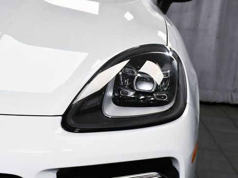 Used 2022 Porsche Cayenne Coupe image 73